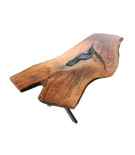 Siyah Metal Çapraz Ayaklı Epoksi Uygulamalı Tek Parça Ceviz Kütük Yemek Masası